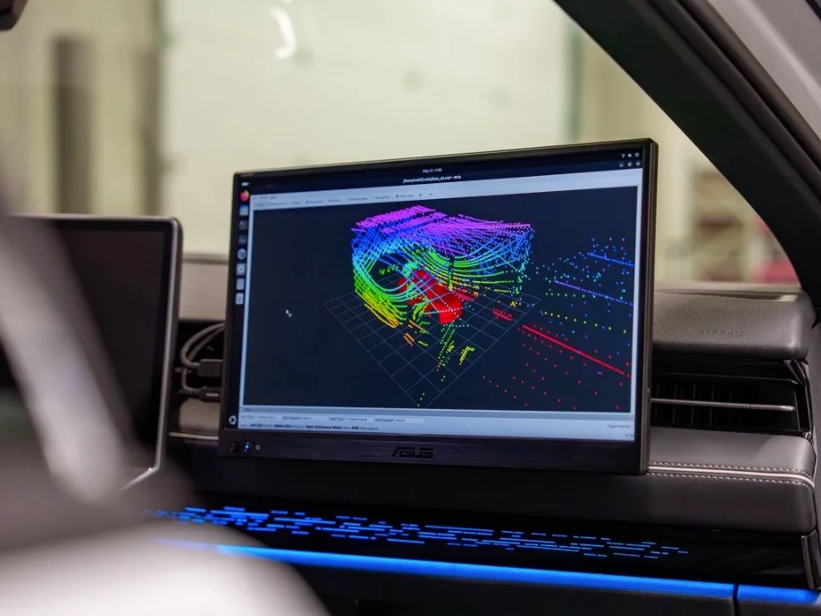 Vizualizácia pointcloudu z bočných 3D LiDAR-ových snímačov auta